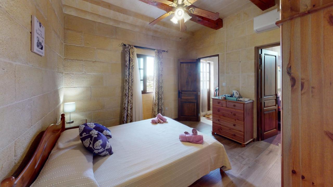 Qala Bed&Breakfast With Swimming Pool - Il-Wenniessa Bagian luar foto