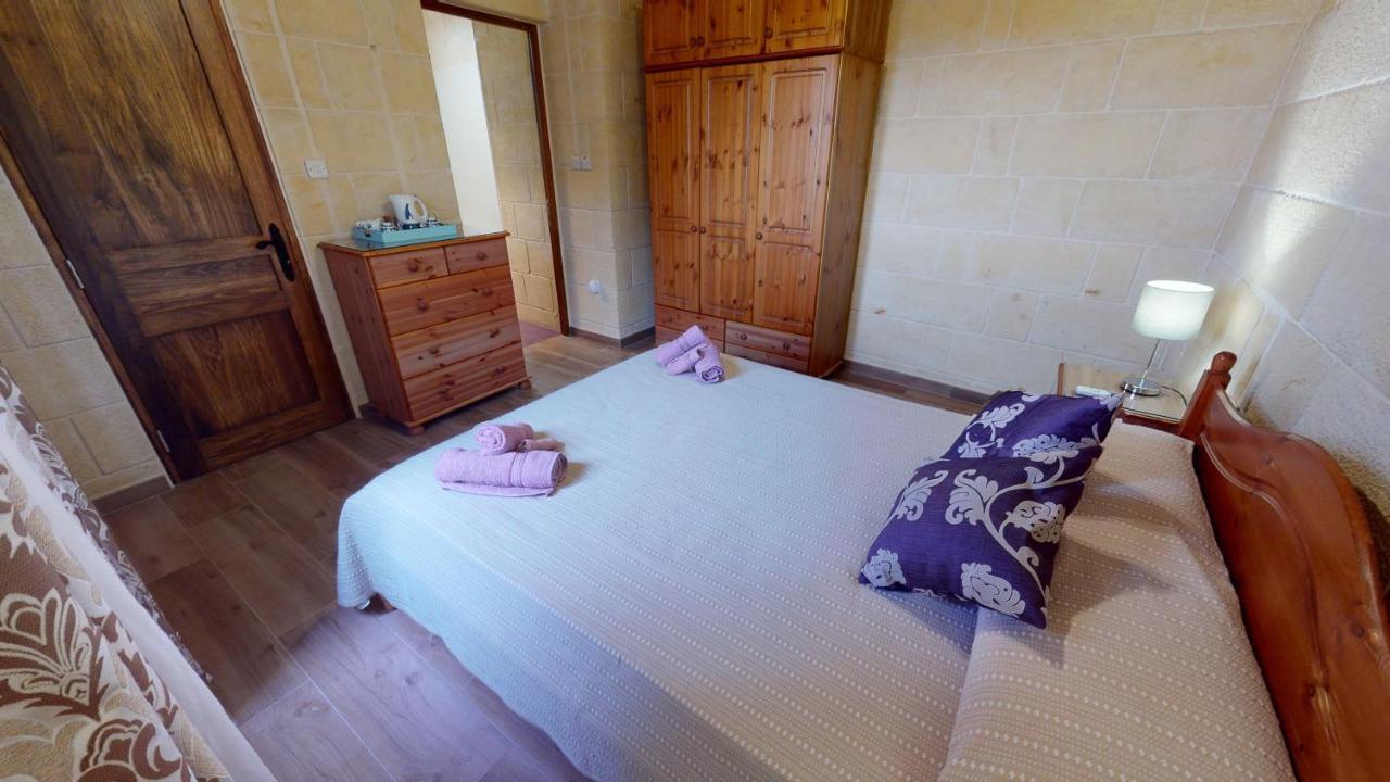 Qala Bed&Breakfast With Swimming Pool - Il-Wenniessa Bagian luar foto