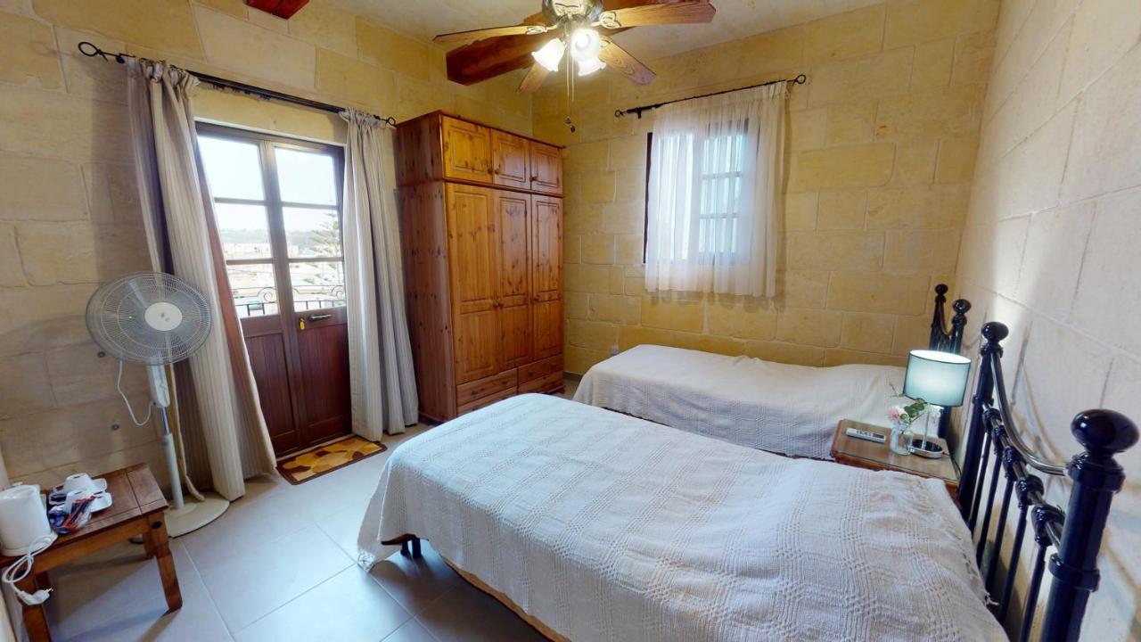 Qala Bed&Breakfast With Swimming Pool - Il-Wenniessa Bagian luar foto