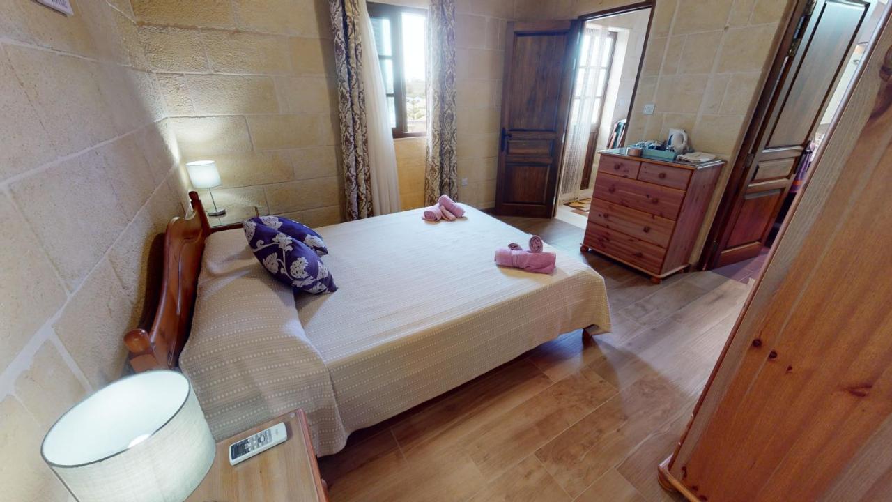 Qala Bed&Breakfast With Swimming Pool - Il-Wenniessa Bagian luar foto