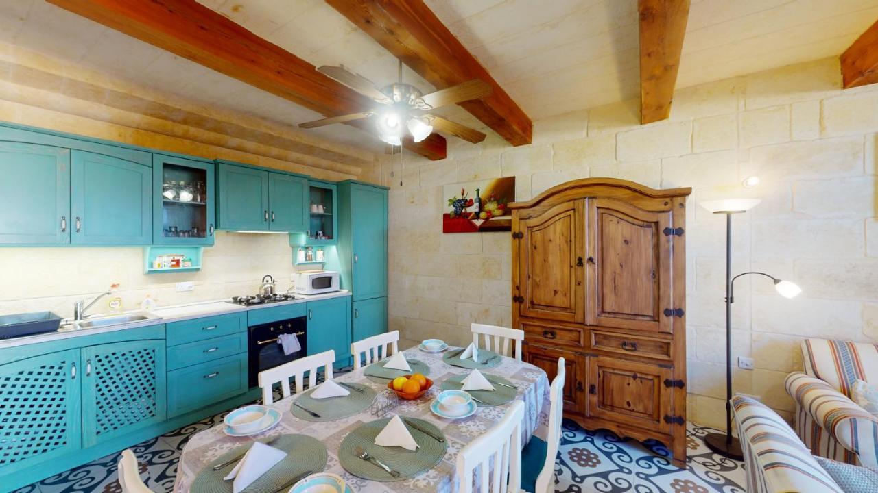 Qala Bed&Breakfast With Swimming Pool - Il-Wenniessa Bagian luar foto