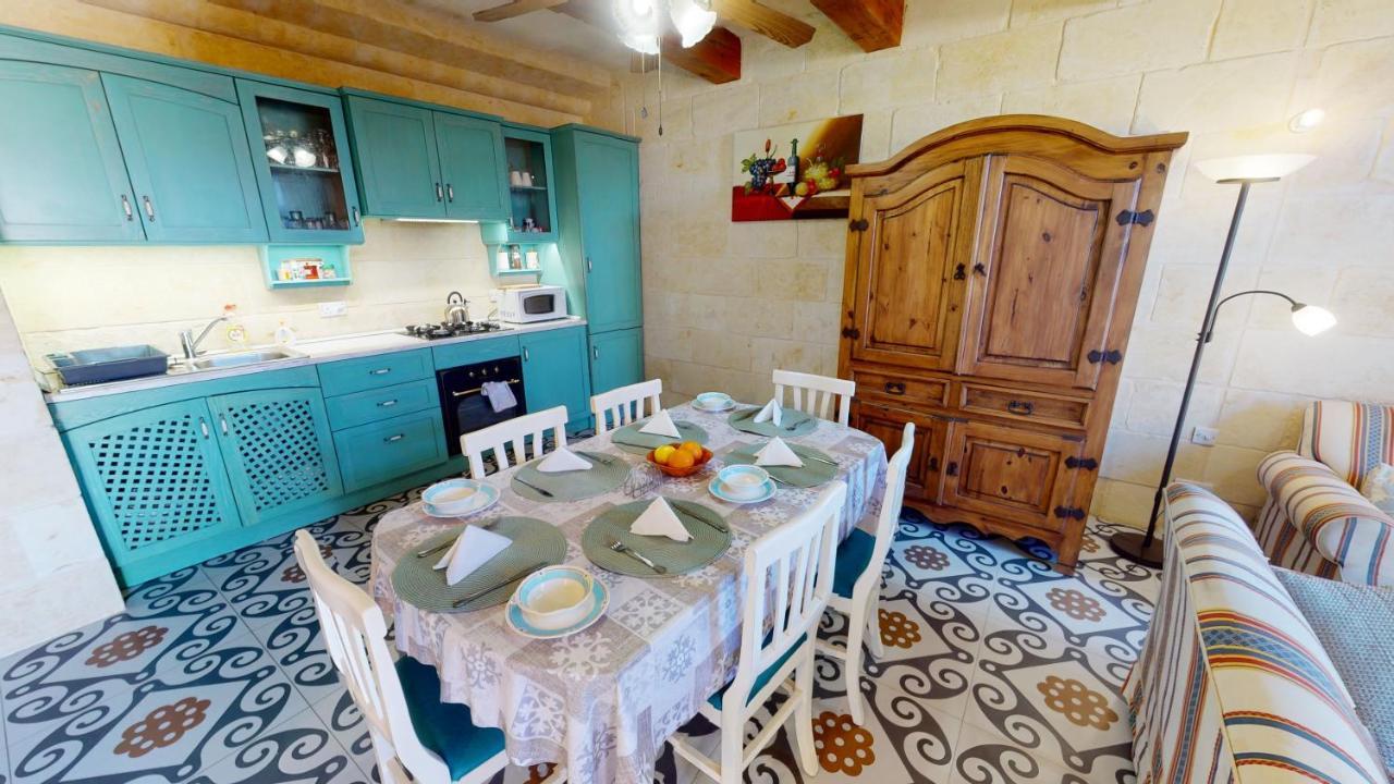 Qala Bed&Breakfast With Swimming Pool - Il-Wenniessa Bagian luar foto
