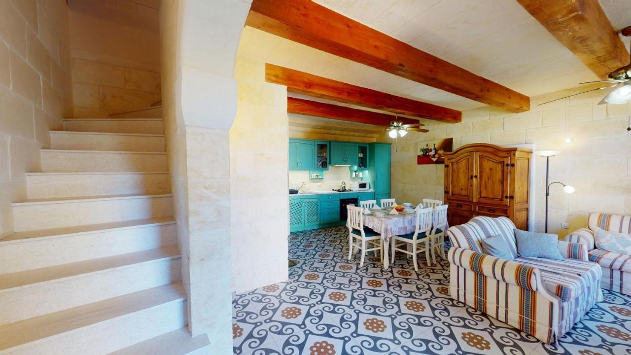 Qala Bed&Breakfast With Swimming Pool - Il-Wenniessa Bagian luar foto